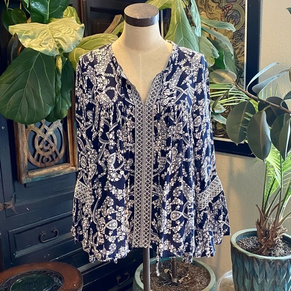 Altar’d State Bohemian Floral Textured Embroidered Ribbon Accent Peasant Top - Picture 1 of 15